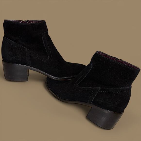 BCBG Boots Size 7 - Picture 1 of 7